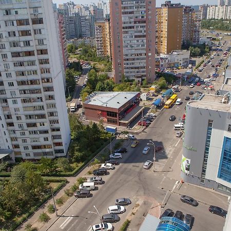 Apartment In 2 Min From Poznyaky Metro Station Київ Екстер'єр фото