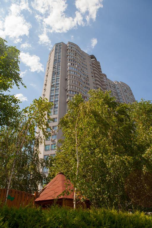 Apartment In 2 Min From Poznyaky Metro Station Київ Екстер'єр фото