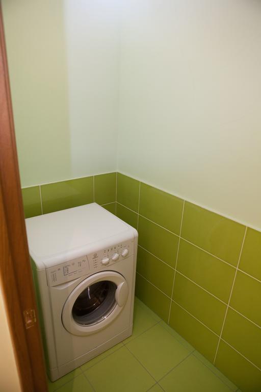 Apartment In 2 Min From Poznyaky Metro Station Київ Екстер'єр фото