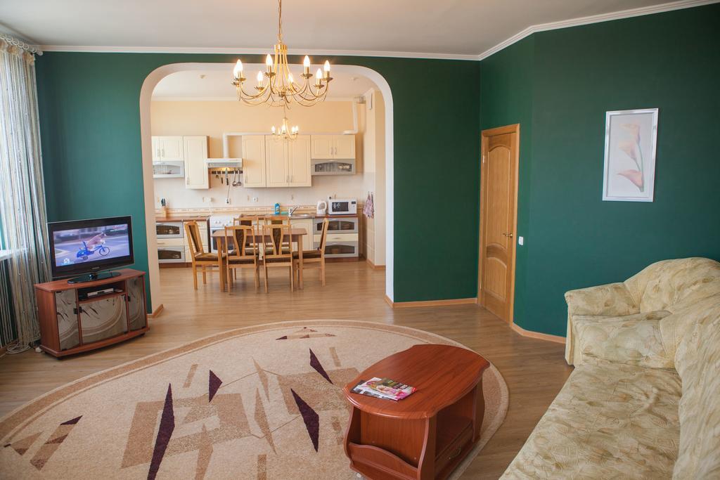 Apartment In 2 Min From Poznyaky Metro Station Київ Екстер'єр фото