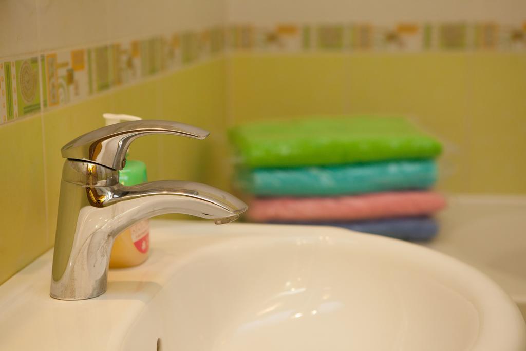 Apartment In 2 Min From Poznyaky Metro Station Київ Екстер'єр фото