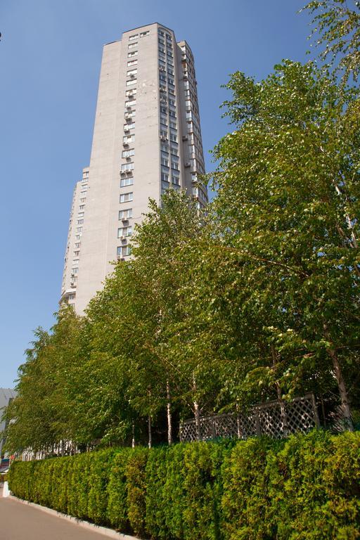 Apartment In 2 Min From Poznyaky Metro Station Київ Екстер'єр фото